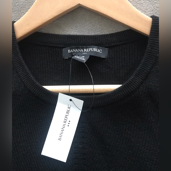 Over 60% off! Banana Republic Black Tank Top in Size Small NWT - Picture 4 of 5